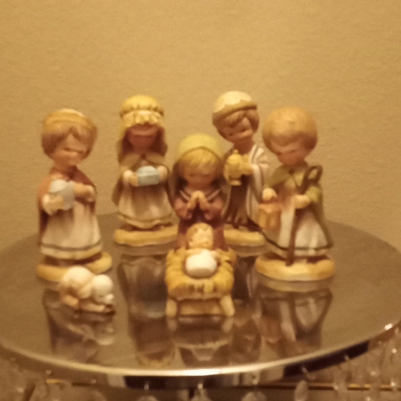 Enesco- The Nativity. 7 Piece Set. Little Bible Friends. - Picture 3 of 15